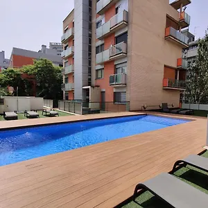 magnificent-apartment-close-to-the-beach.topbarcelonahotels.com/